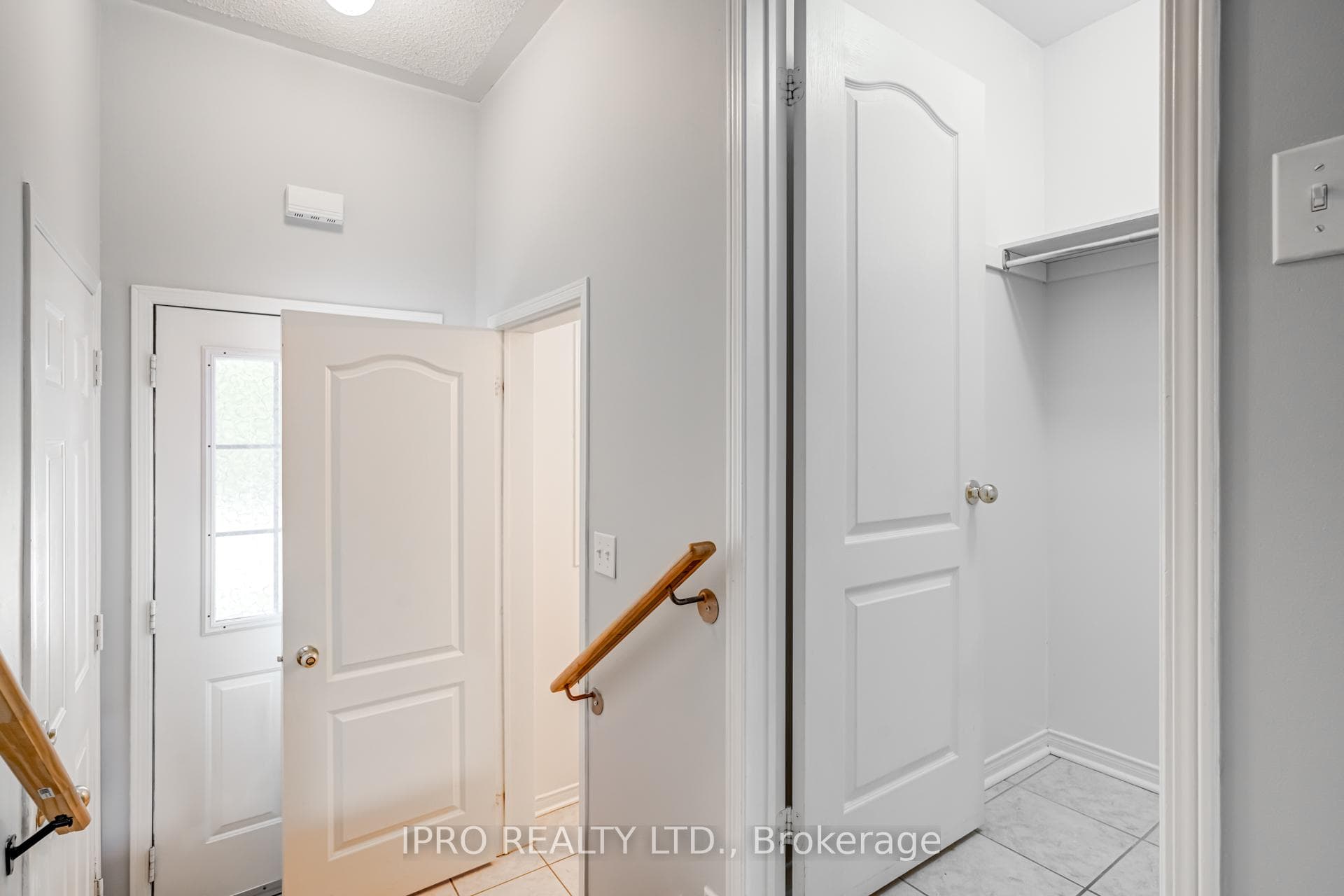 3076 Wrigglesworth Crescent photo 12