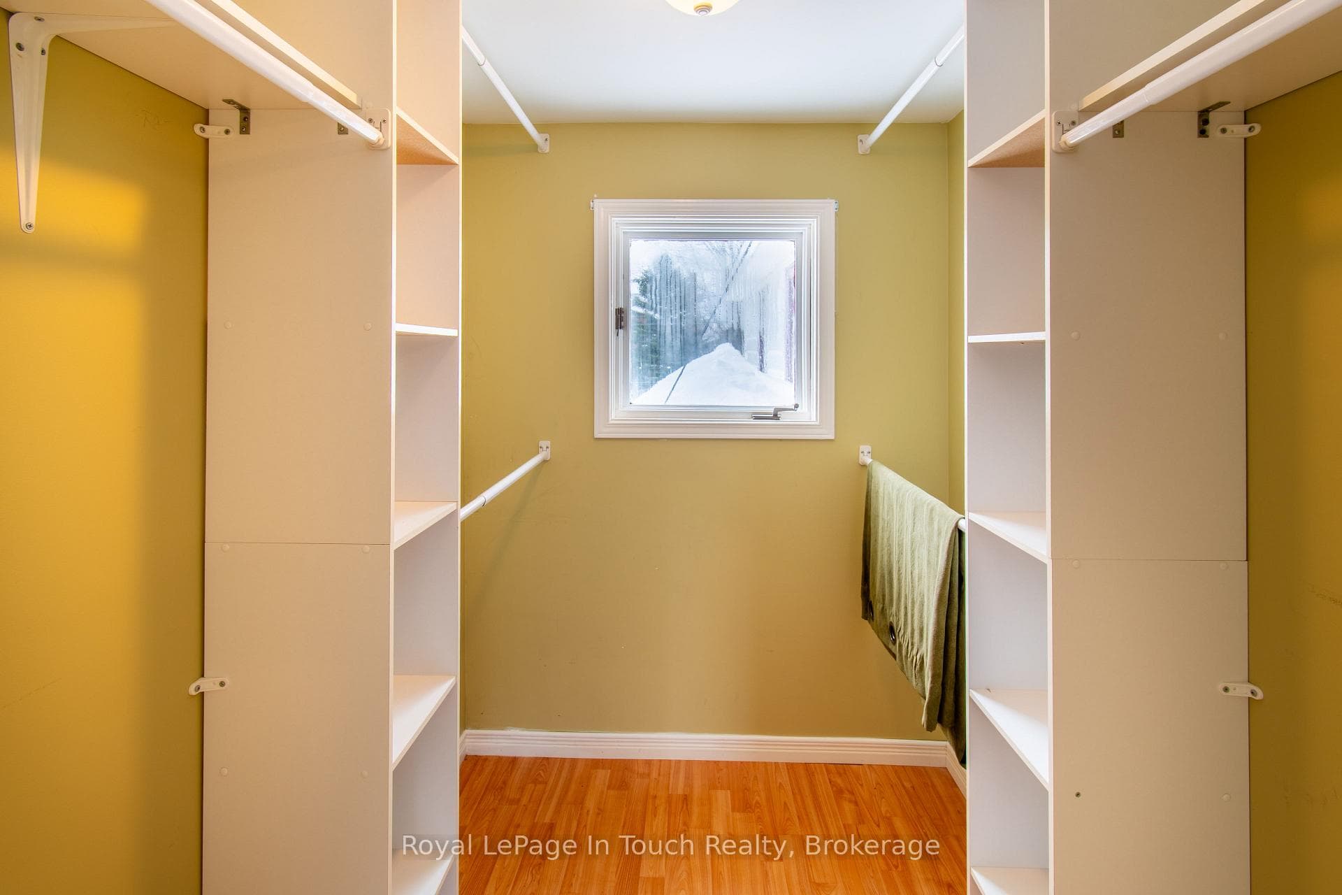 326 Lafontaine Road photo 33