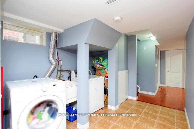 18 Saint Eugene Street photo 11