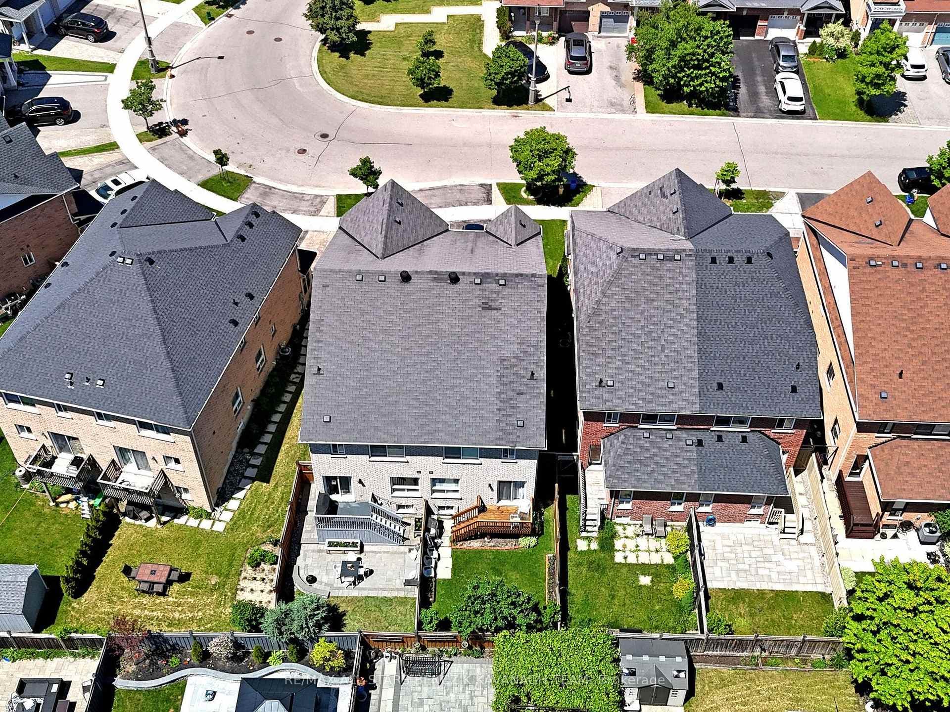 34 Four Seasons Crescent photo 25