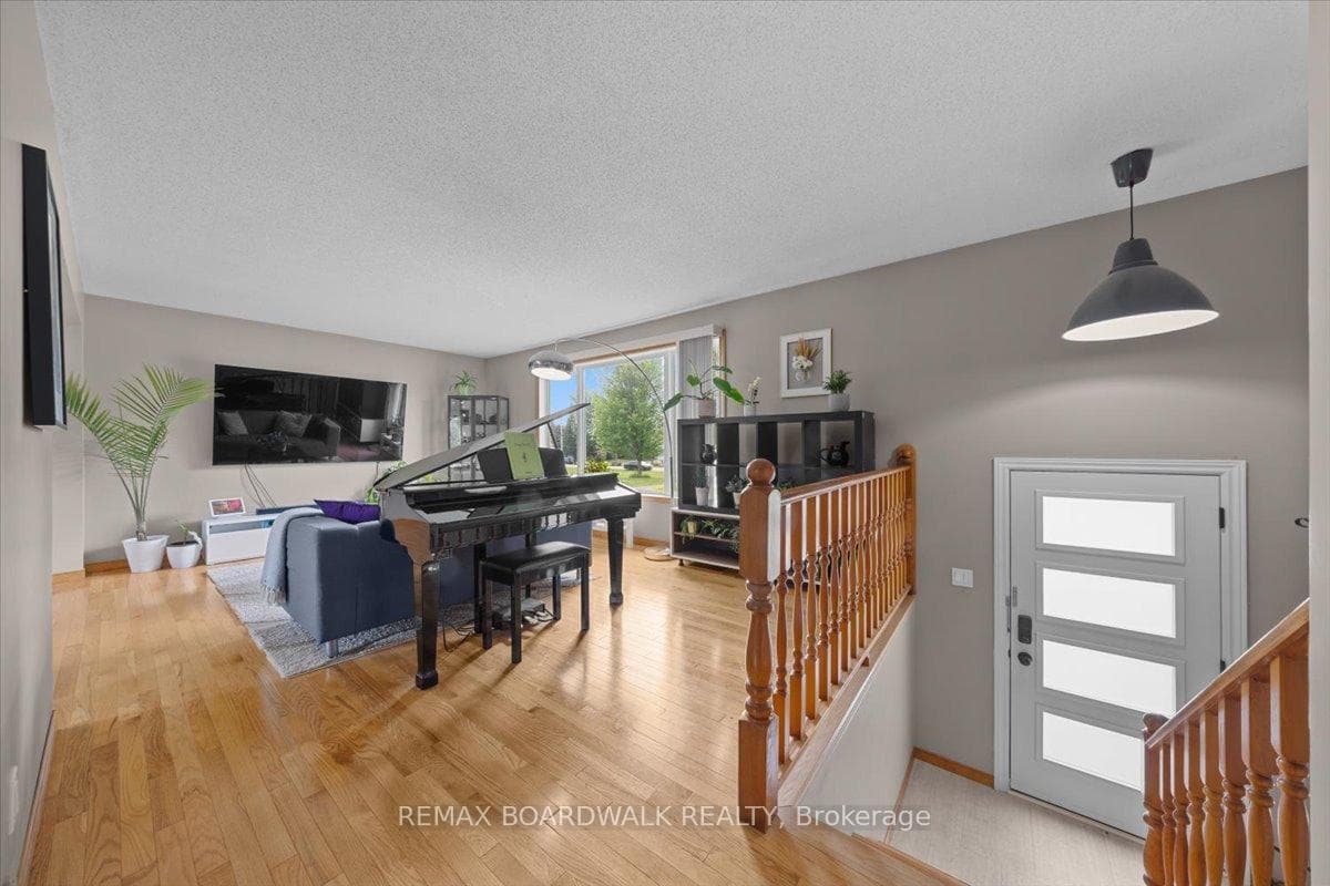 1262 Ford Road photo 4