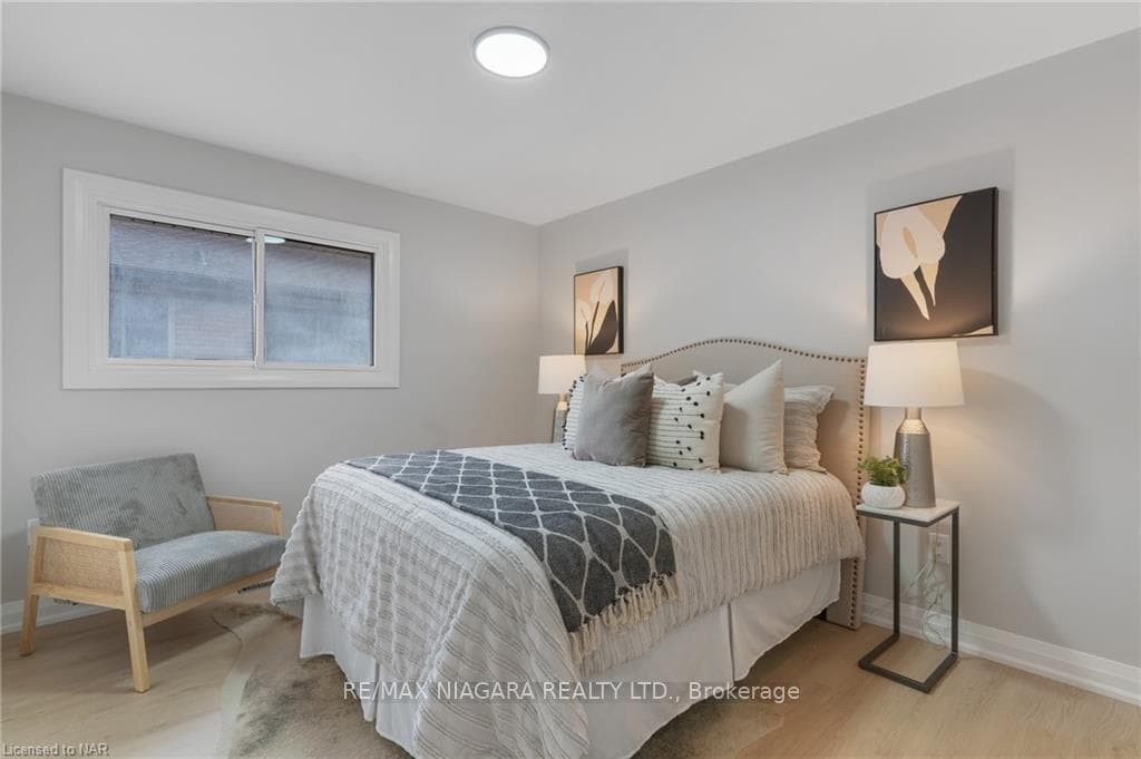 131 MANNING Avenue photo 16
