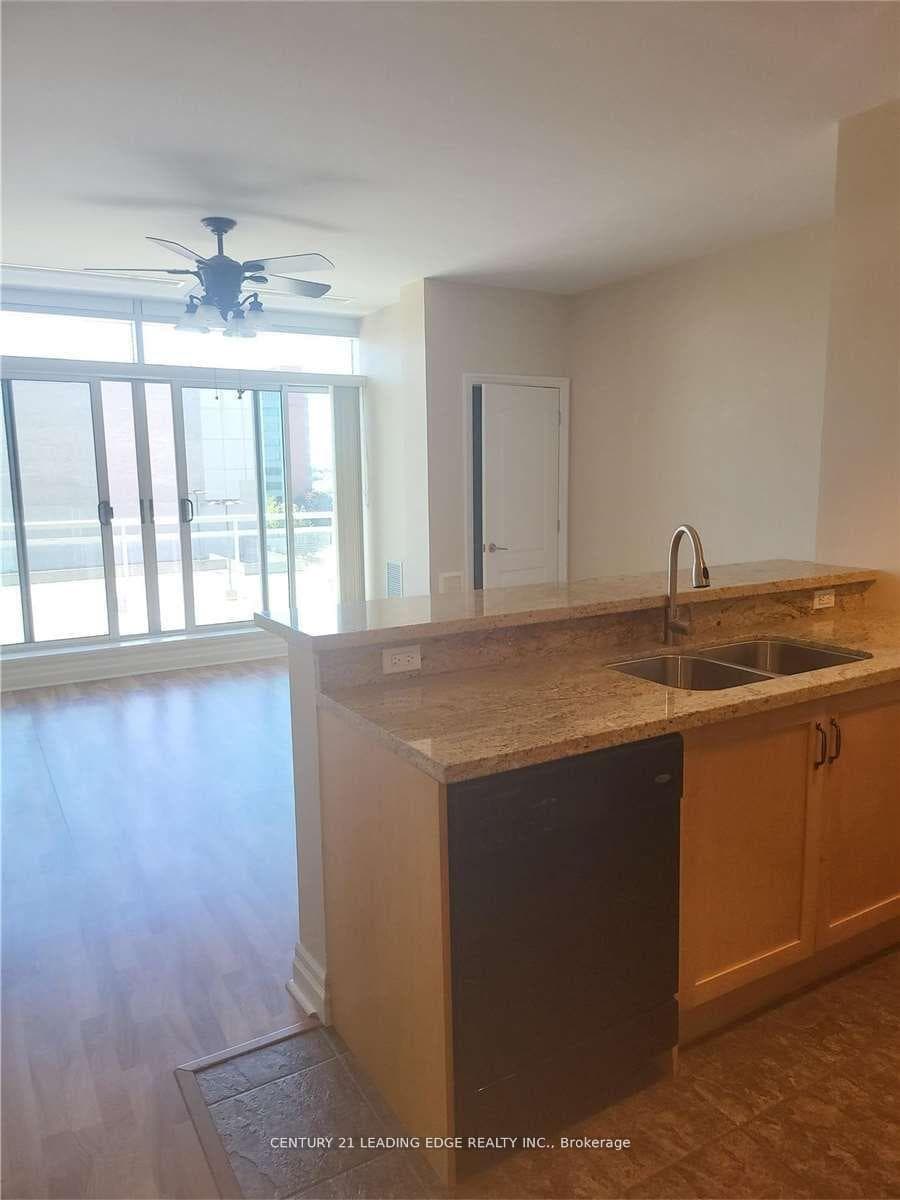 44 Bond Street Unit 609 photo 5