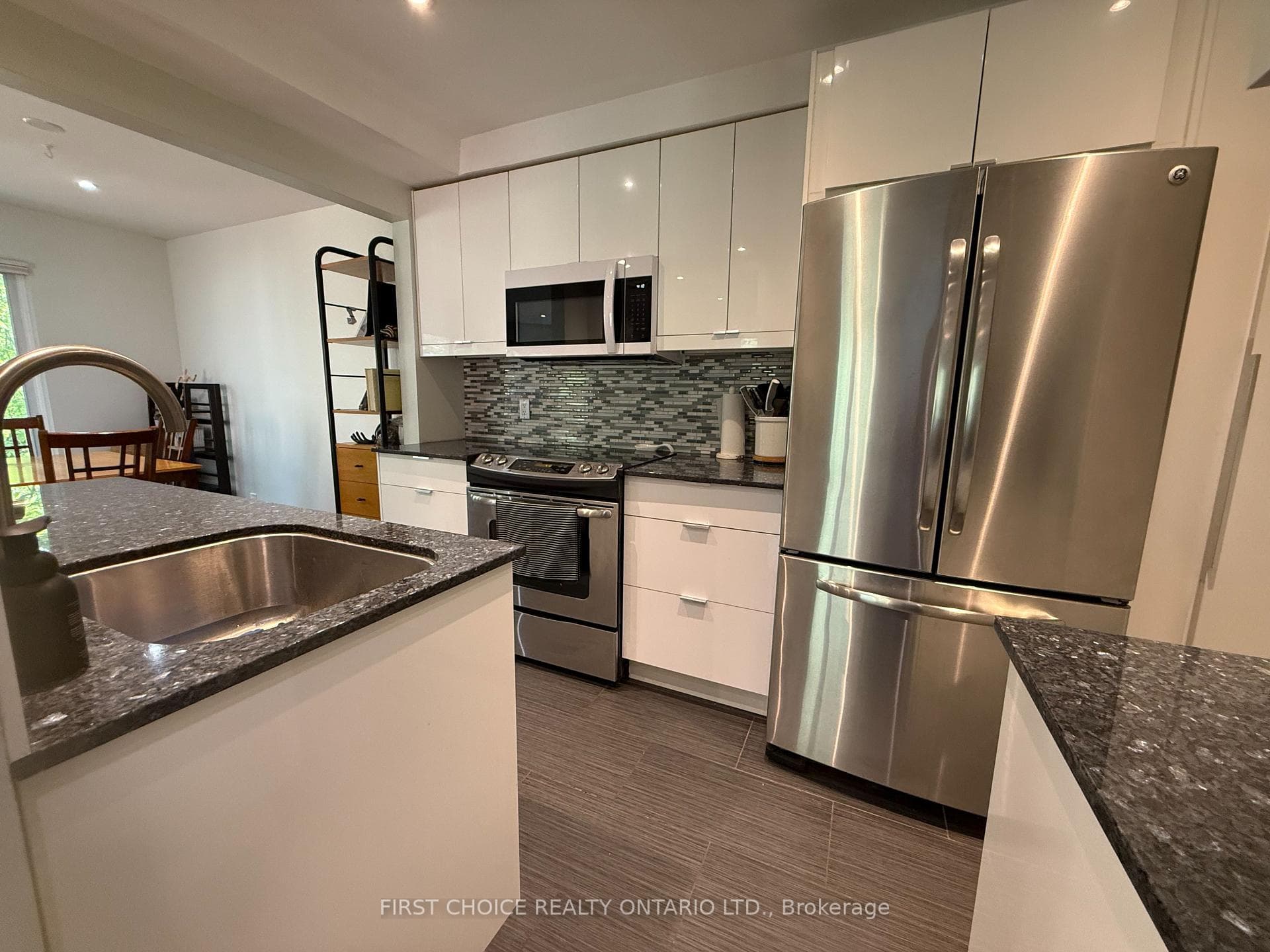 130 Greenfield Avenue Unit C photo 3