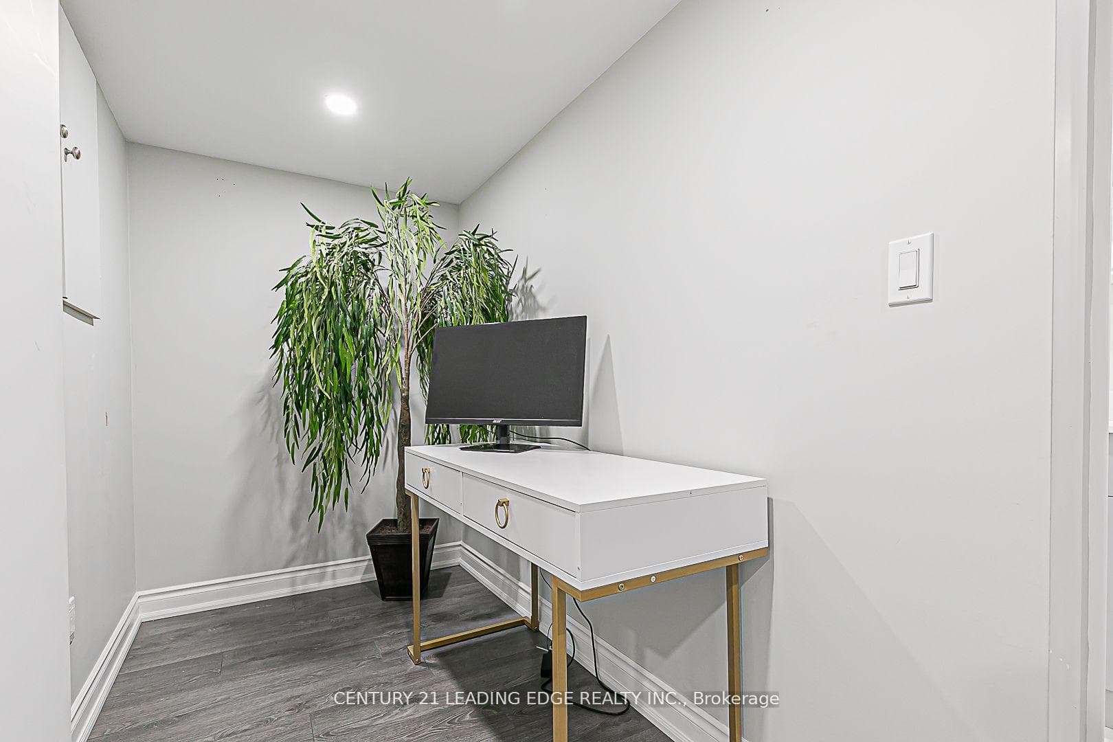 10 TUFO Avenue photo 32