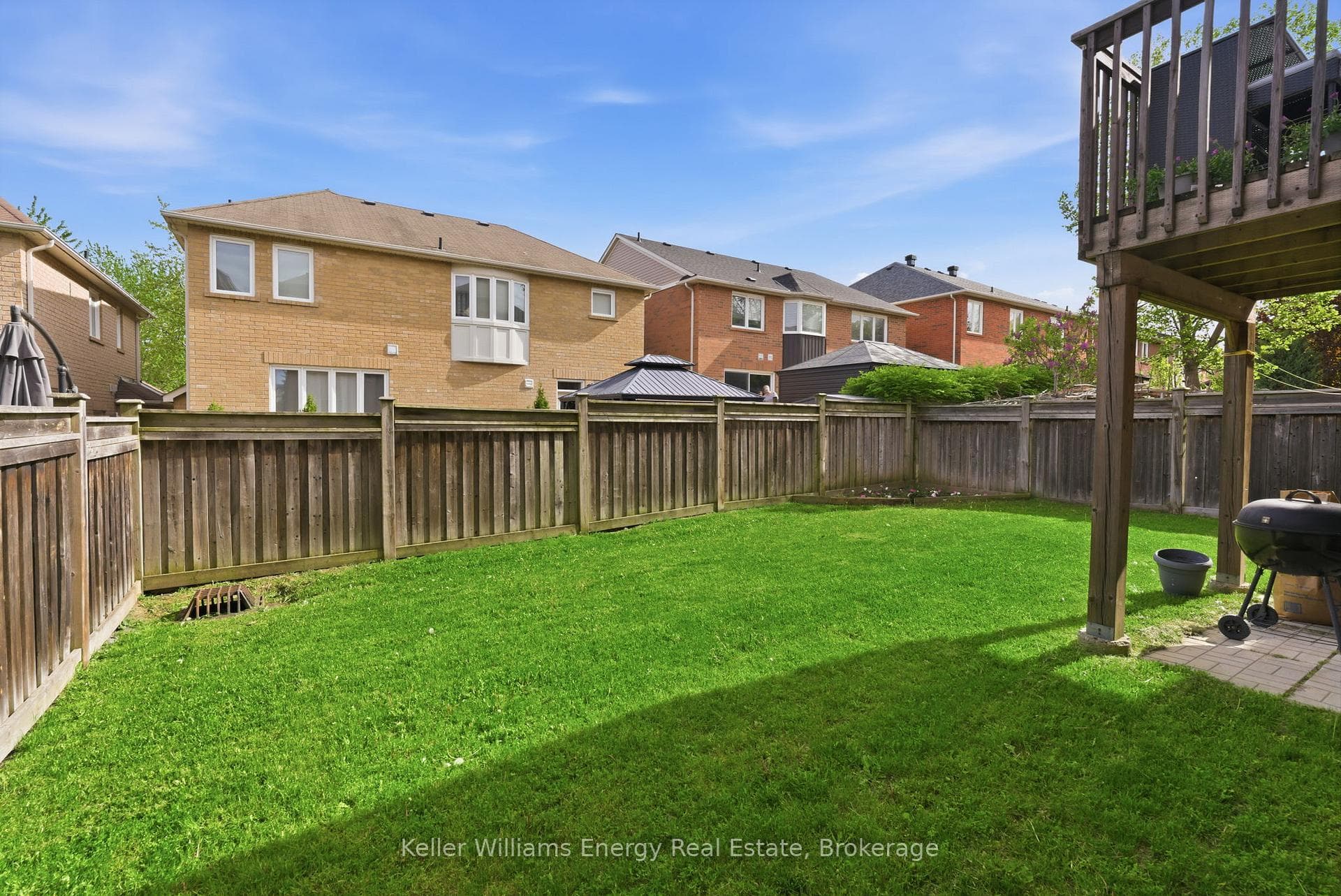 338 Dowson Loop photo 45