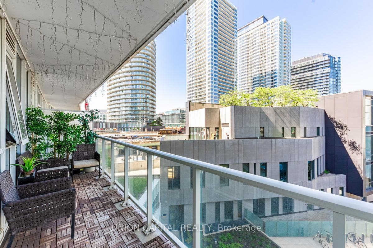 75 QUEENS WHARF Road Unit 612 photo 24
