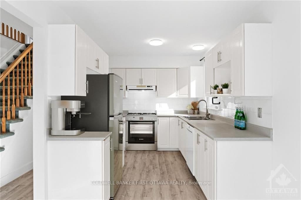 41 RIDEAUCREST Drive photo 7