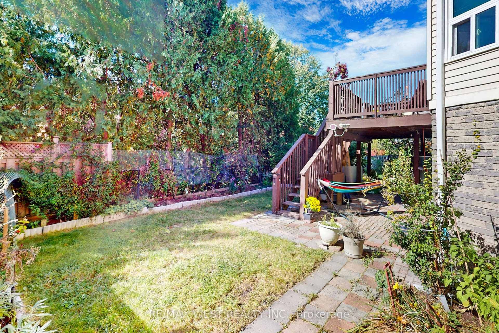 22 Dunvegan Drive photo 37
