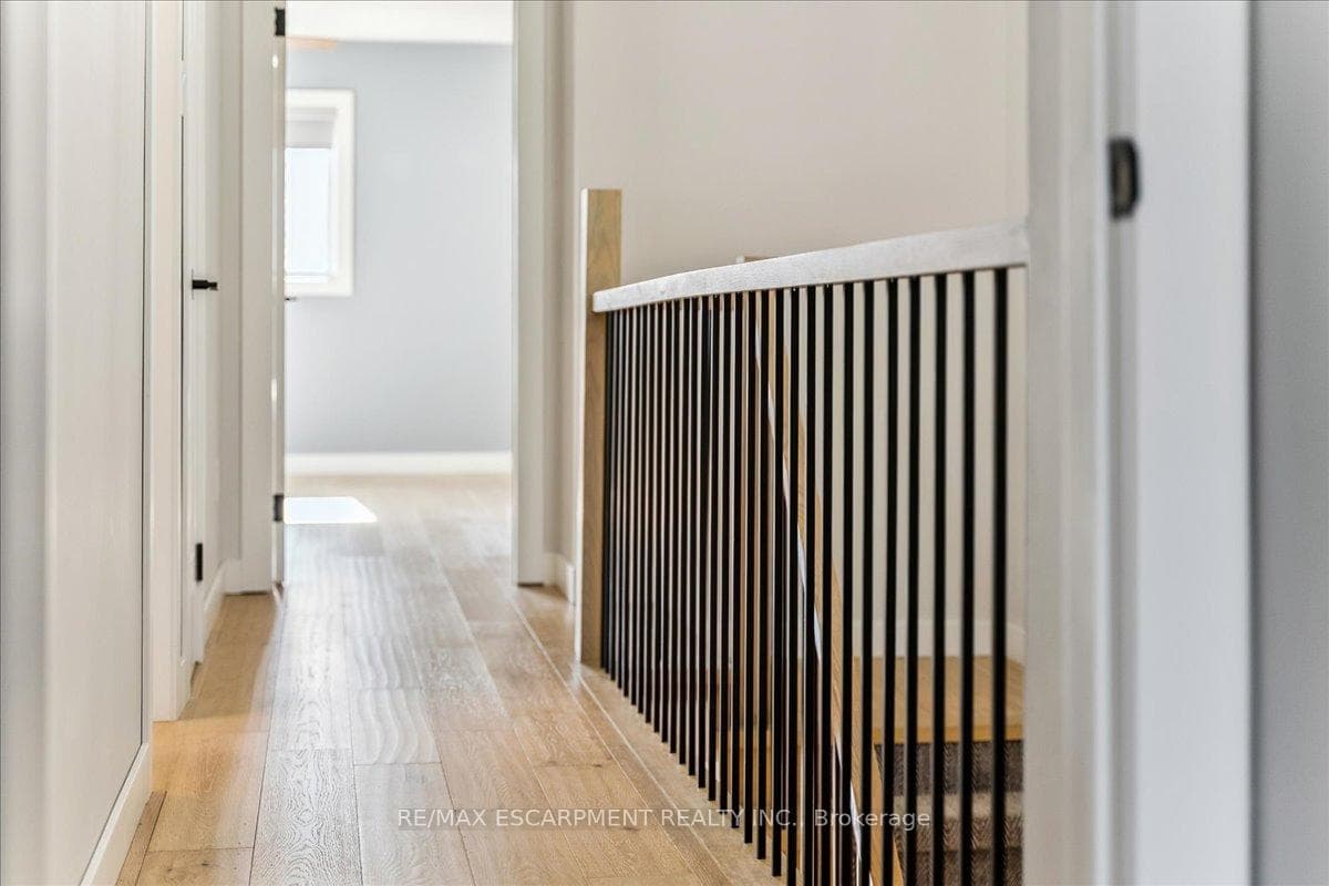 5474 Palmerston Crescent photo 27