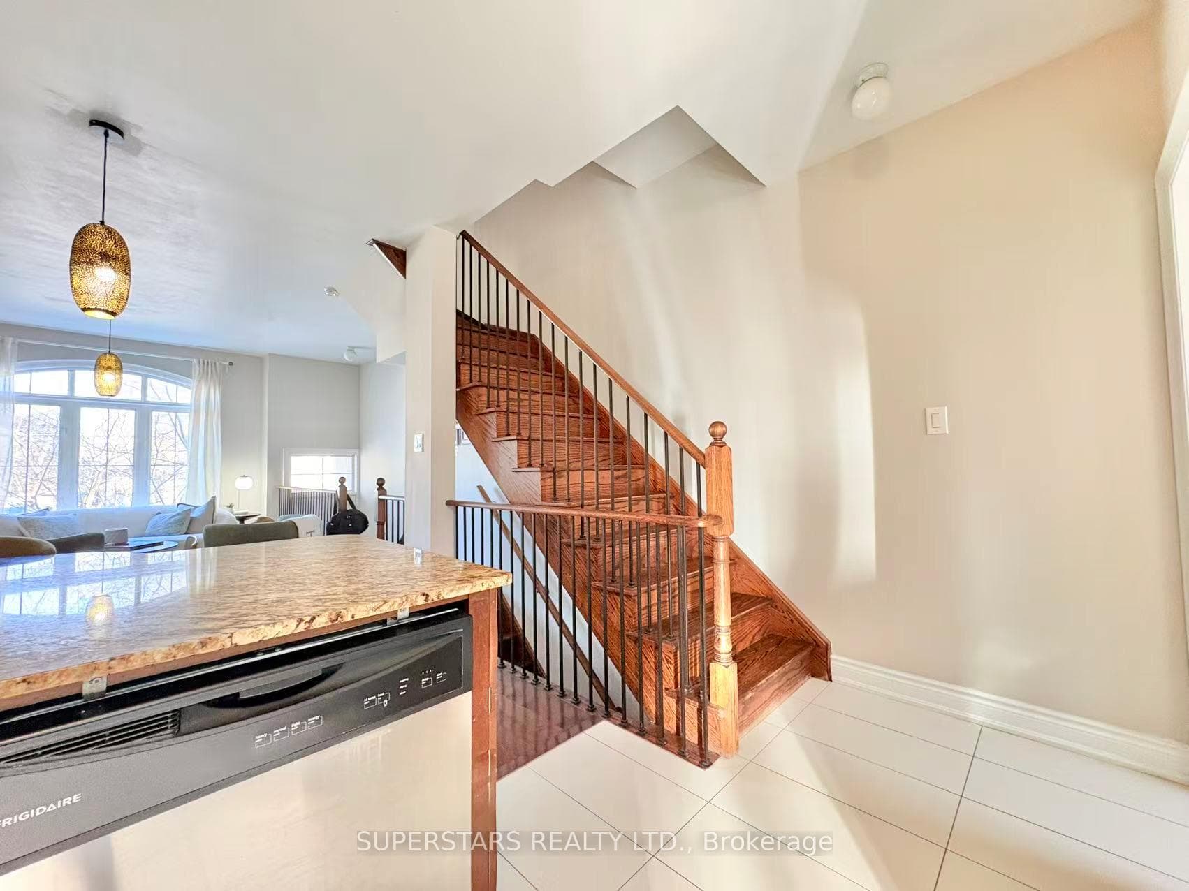 137A FINCH Avenue photo 10