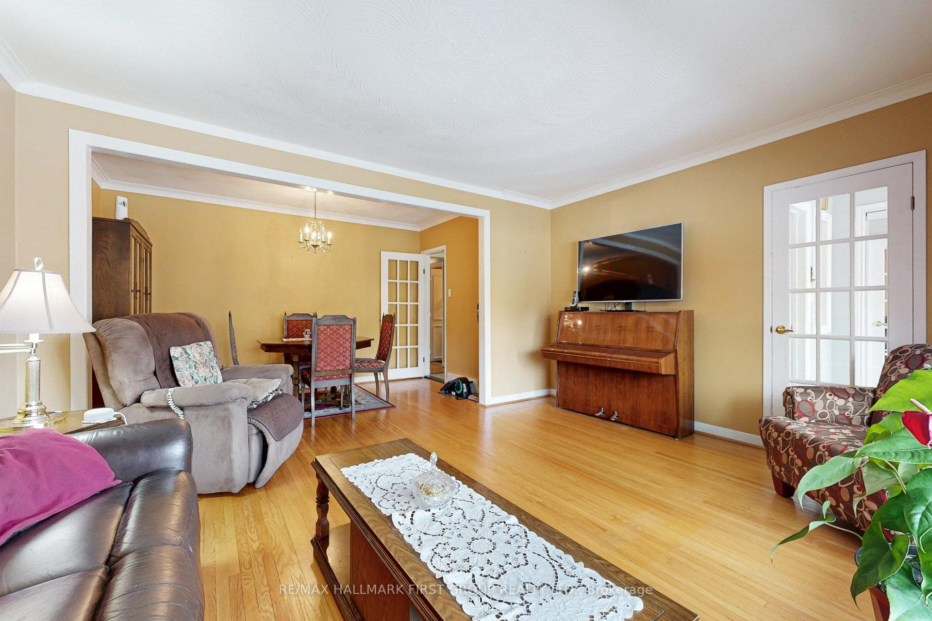 560 Rougemount Drive photo 13