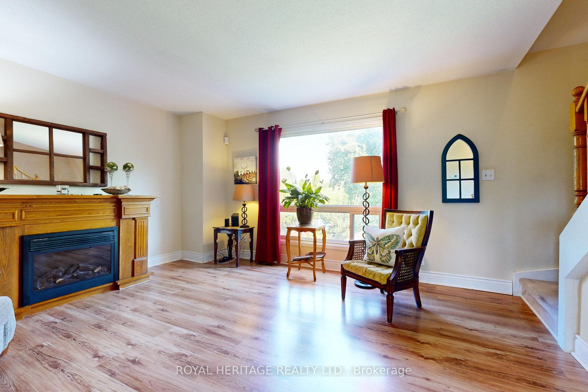 **Spacious & Bright Living Room**
