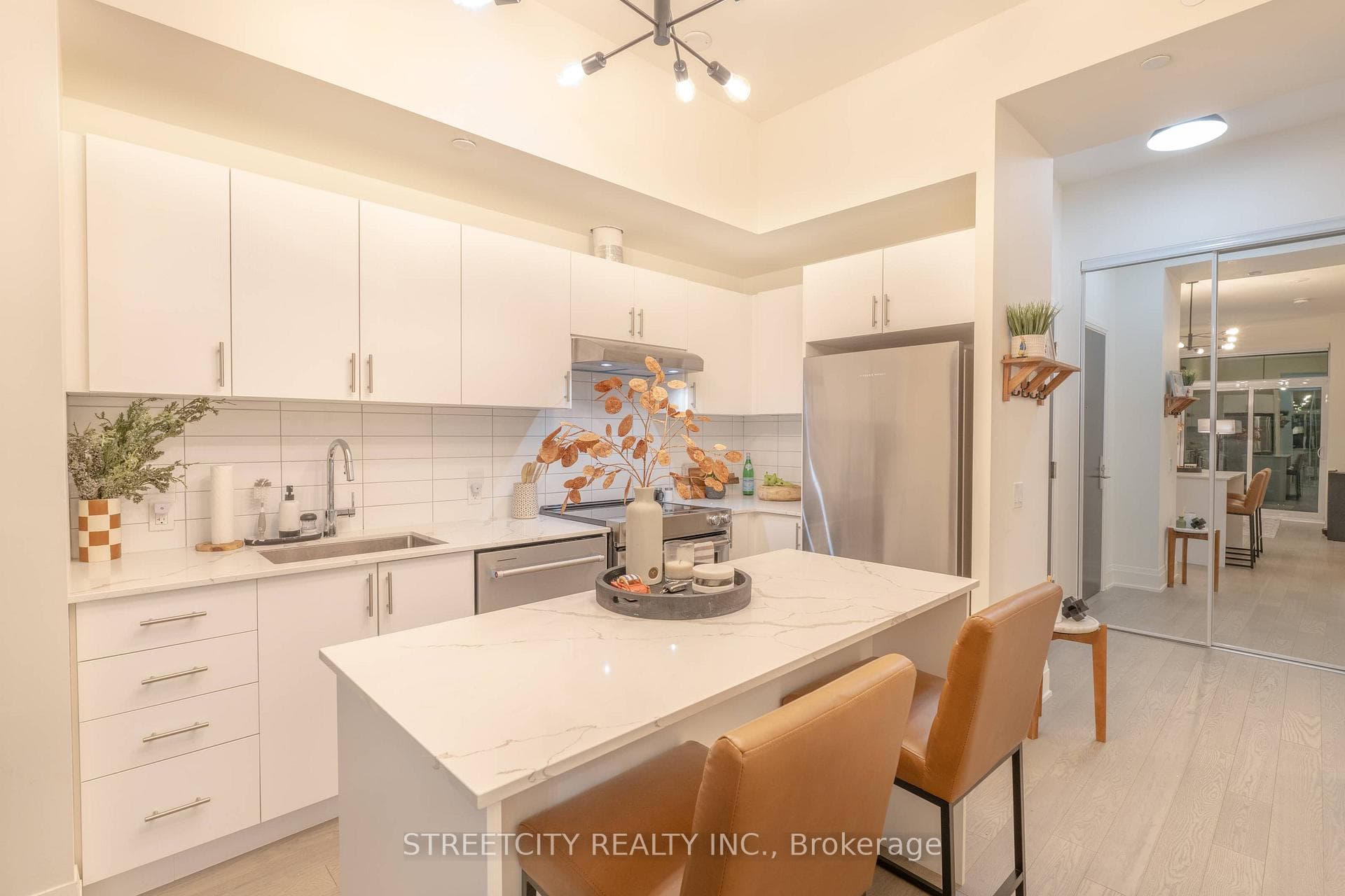 9000 Jane Street Unit 2514 photo 16