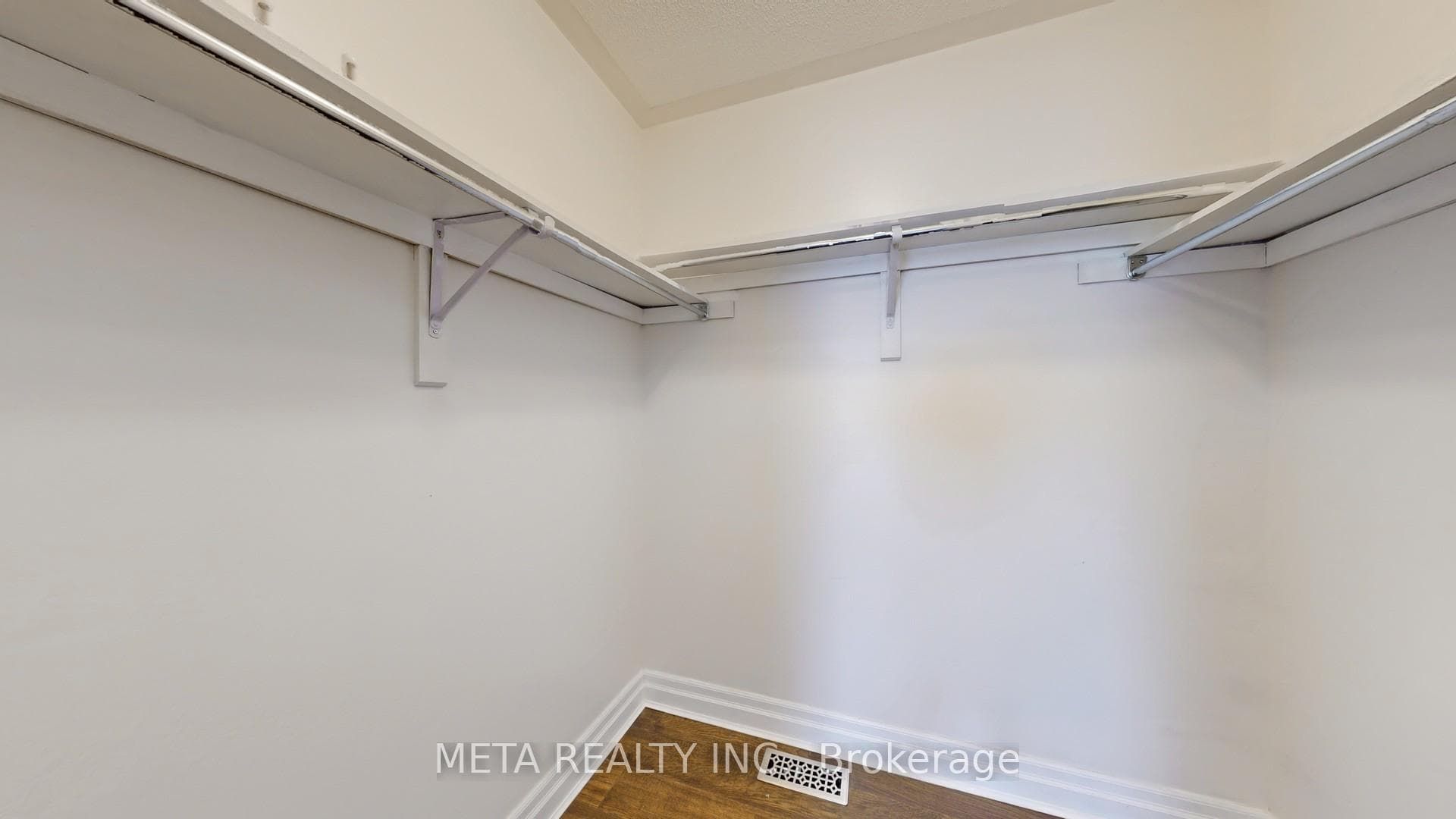 53 Saint Avenue photo 14