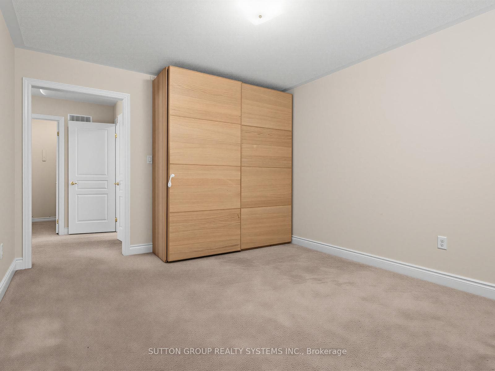 Luxurious Primary BR Suite with Sitting/study