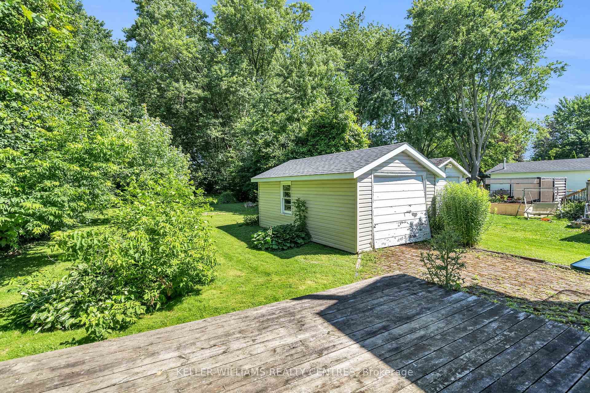 Detached garage