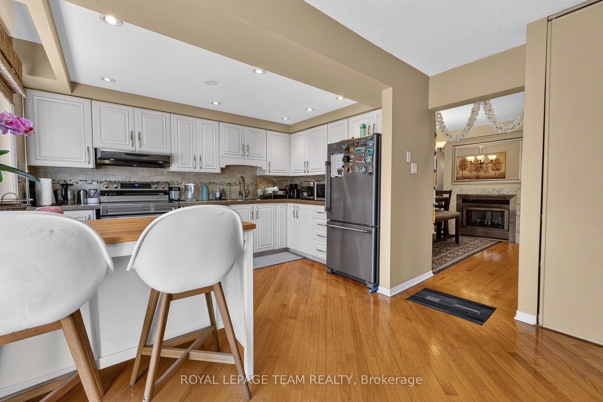 2086 Carling Avenue photo 12