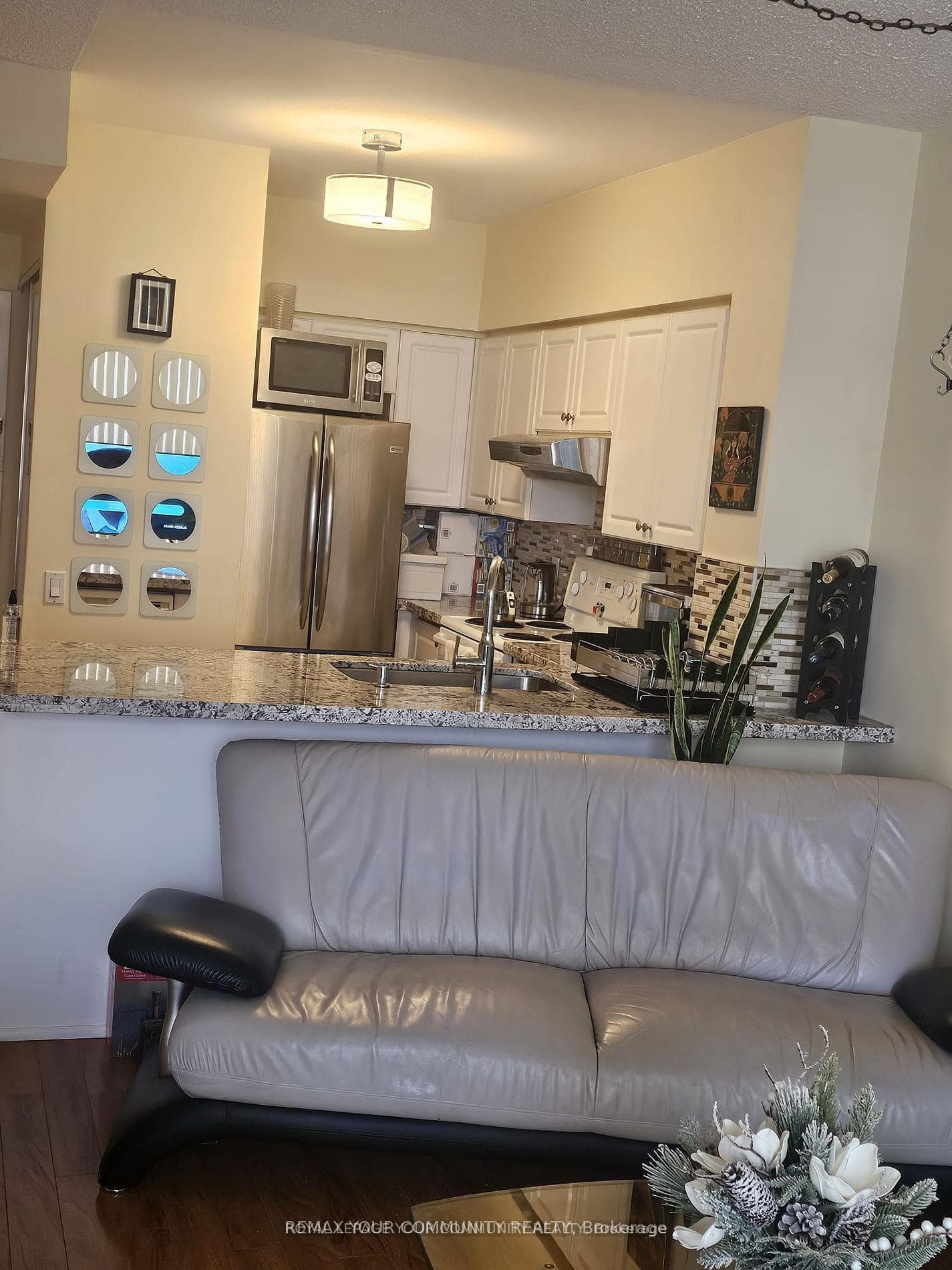 9017 Leslie Street Unit 1102 photo 11