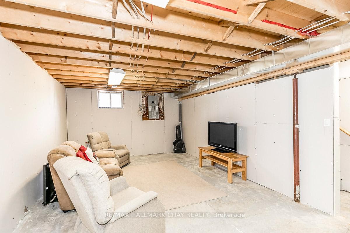 799 Lakeshore Road photo 22