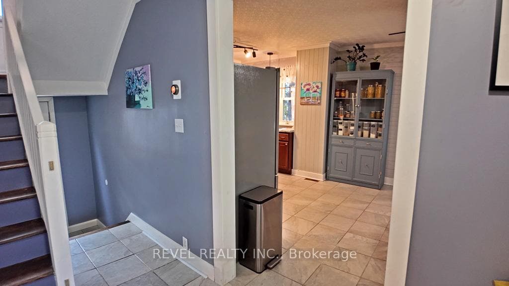 106 Devonshire Avenue photo 10