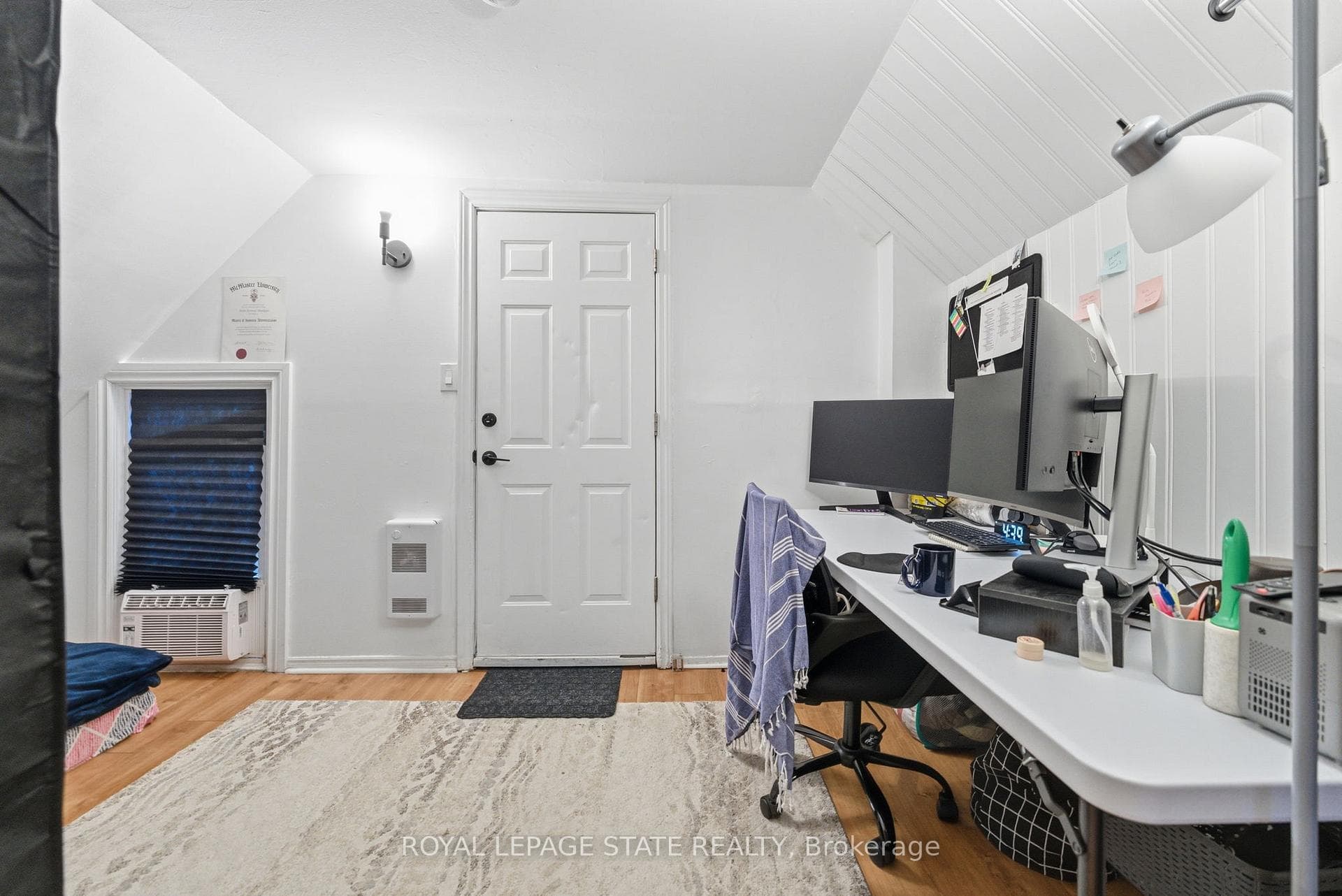 180 Emerald Street photo 28