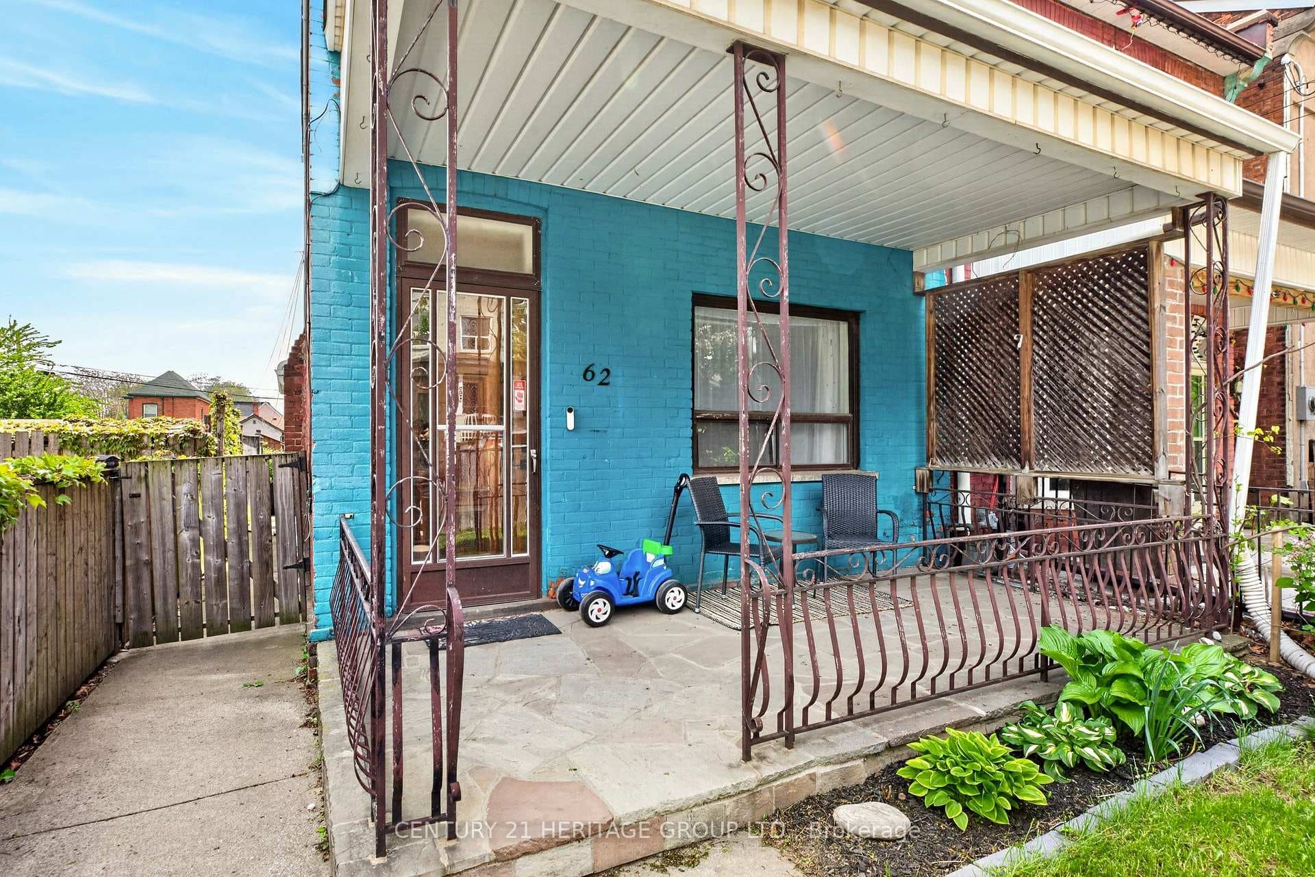 62 Emerald Street photo 3