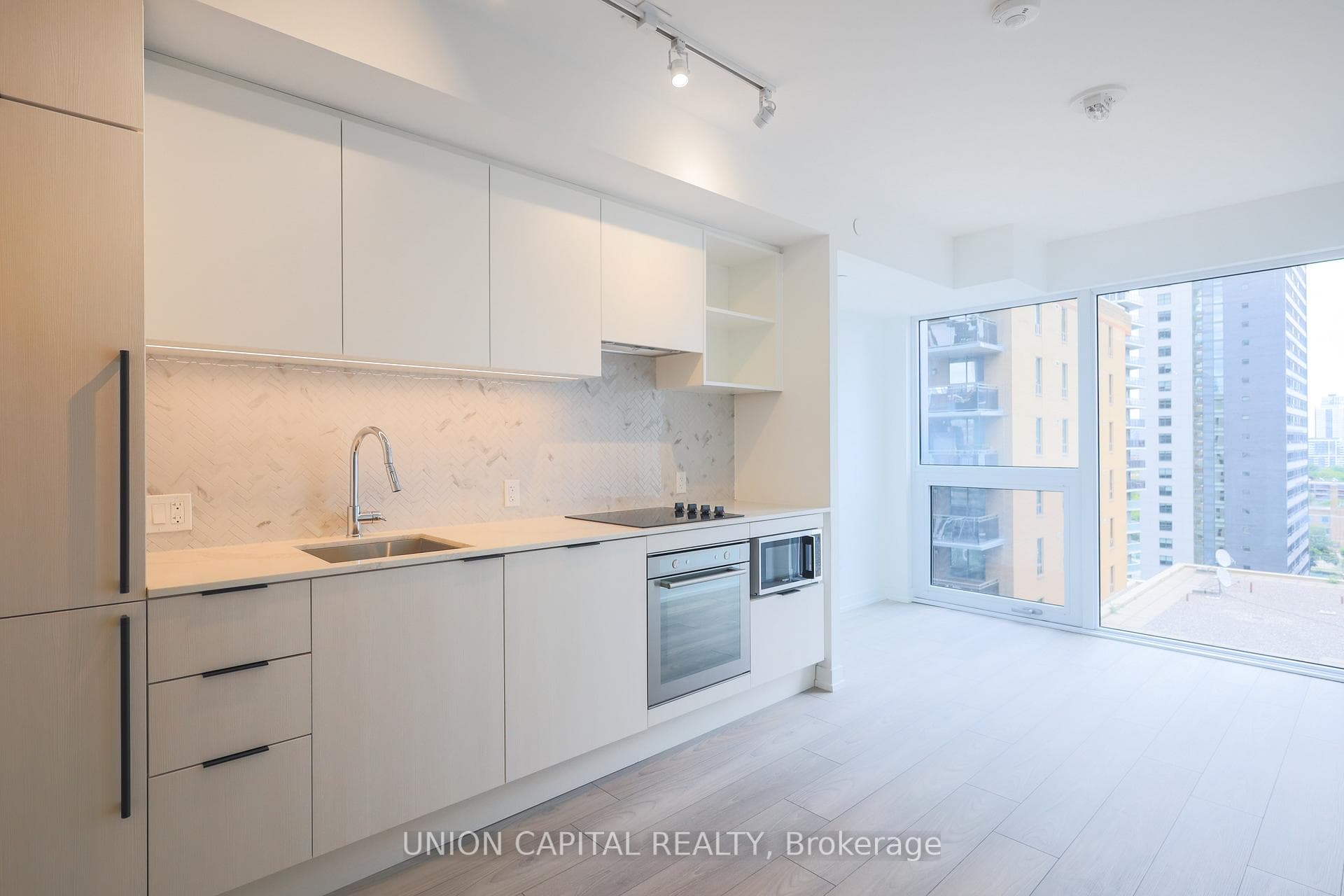 82 Dalhousie Street Unit 1502 photo 6