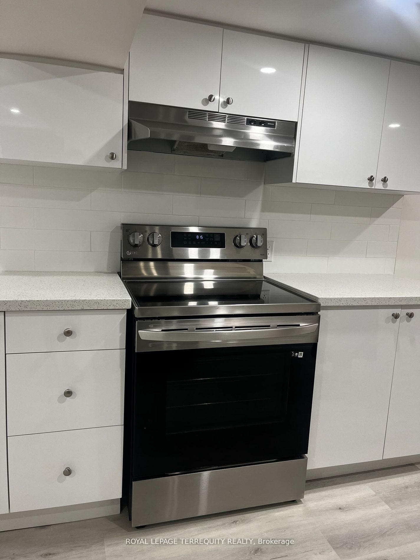 29 Khedive Avenue Unit 3 photo 4