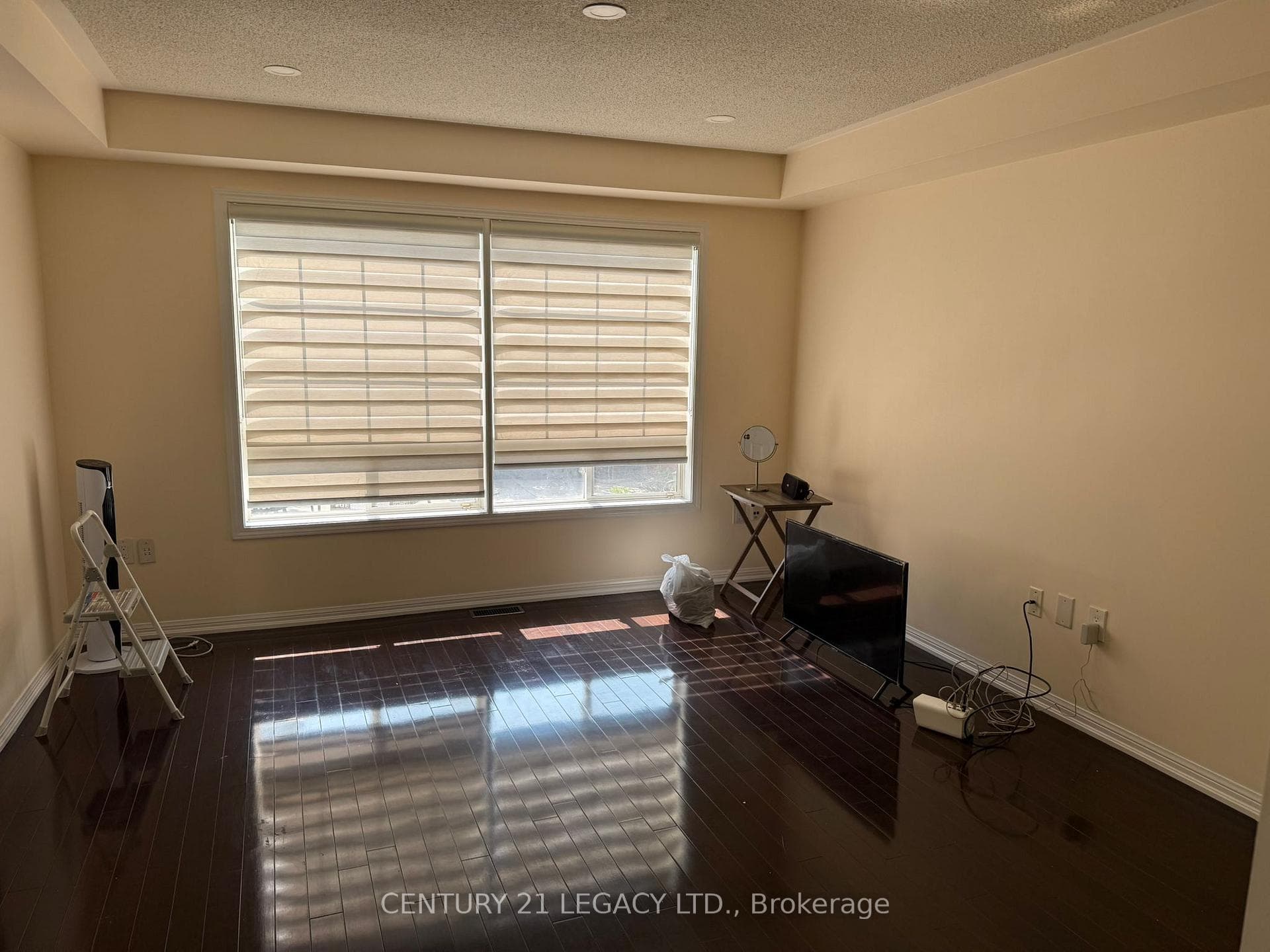 190 Owlridge Drive photo 4