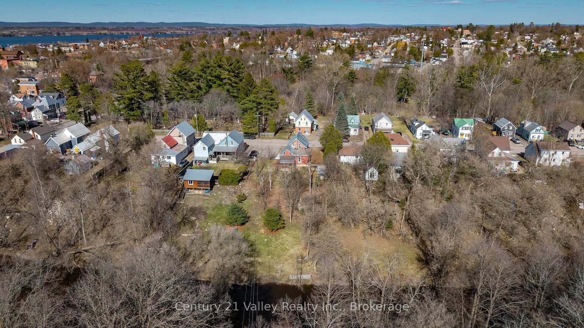 442 Moffat Street photo 4
