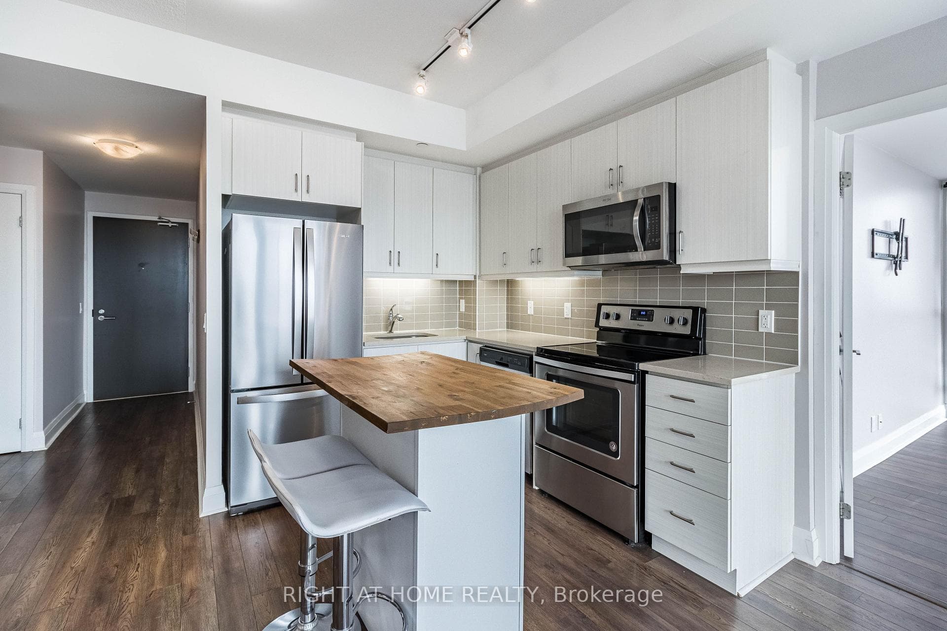 17 Zorra Street Unit 903 photo 19