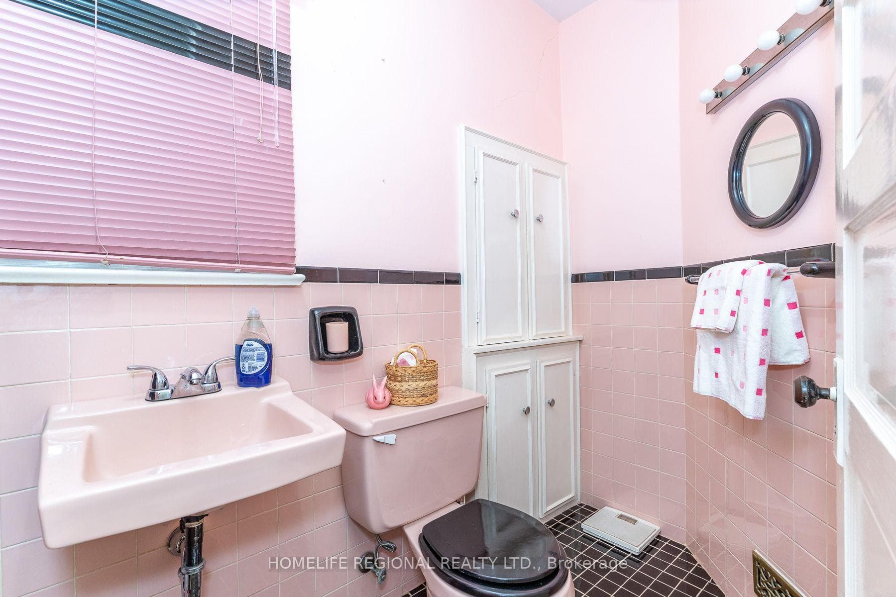 353 St Clarens Avenue photo 28