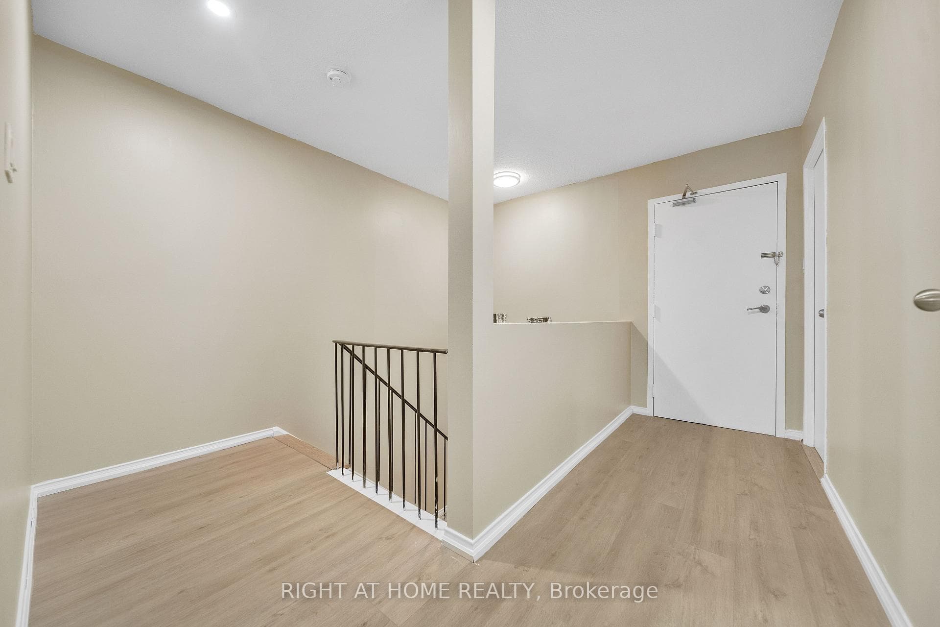 1058 Falgarwood Drive Unit 132 photo 23