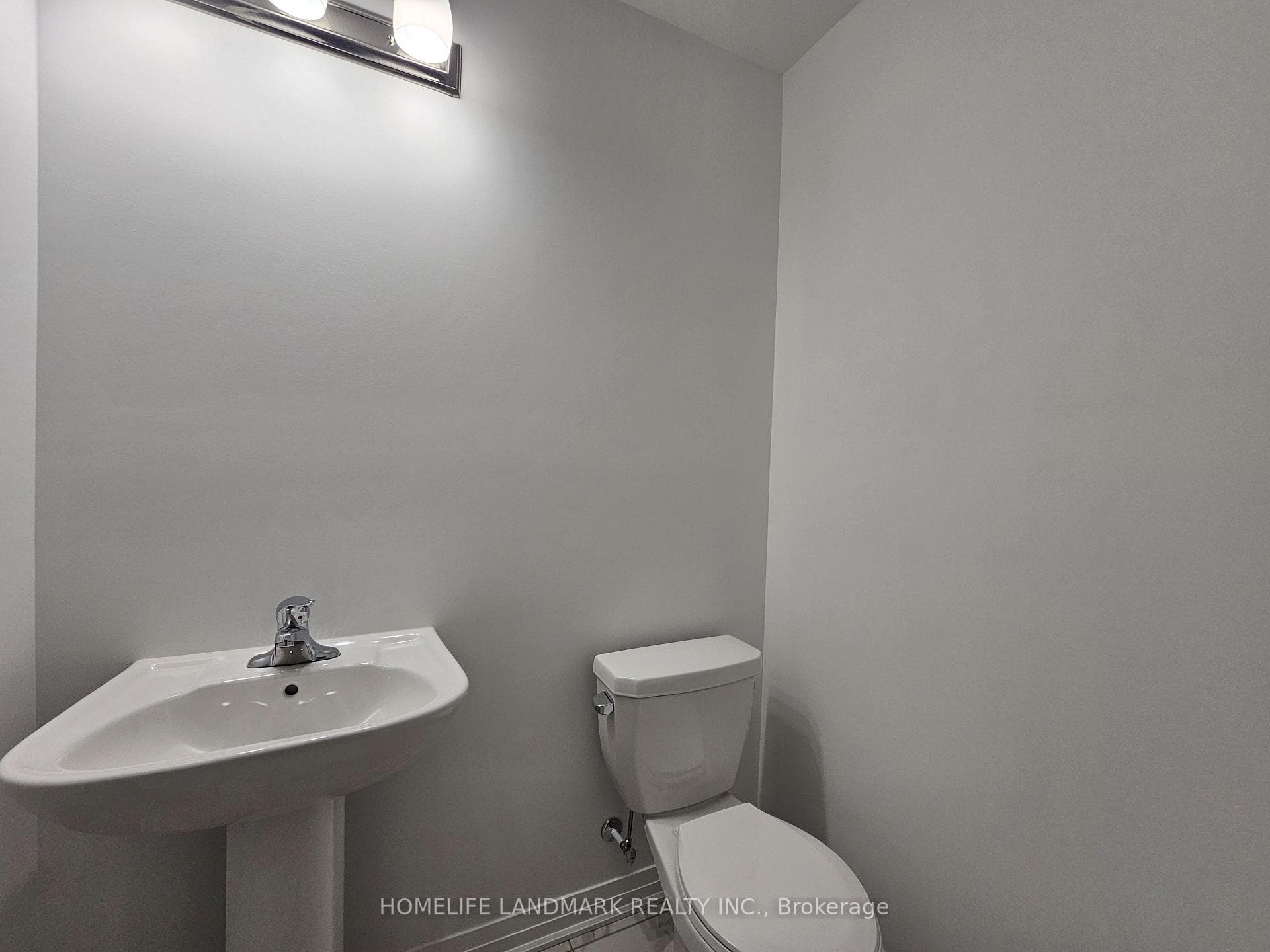 52 Morrison Crescent photo 5