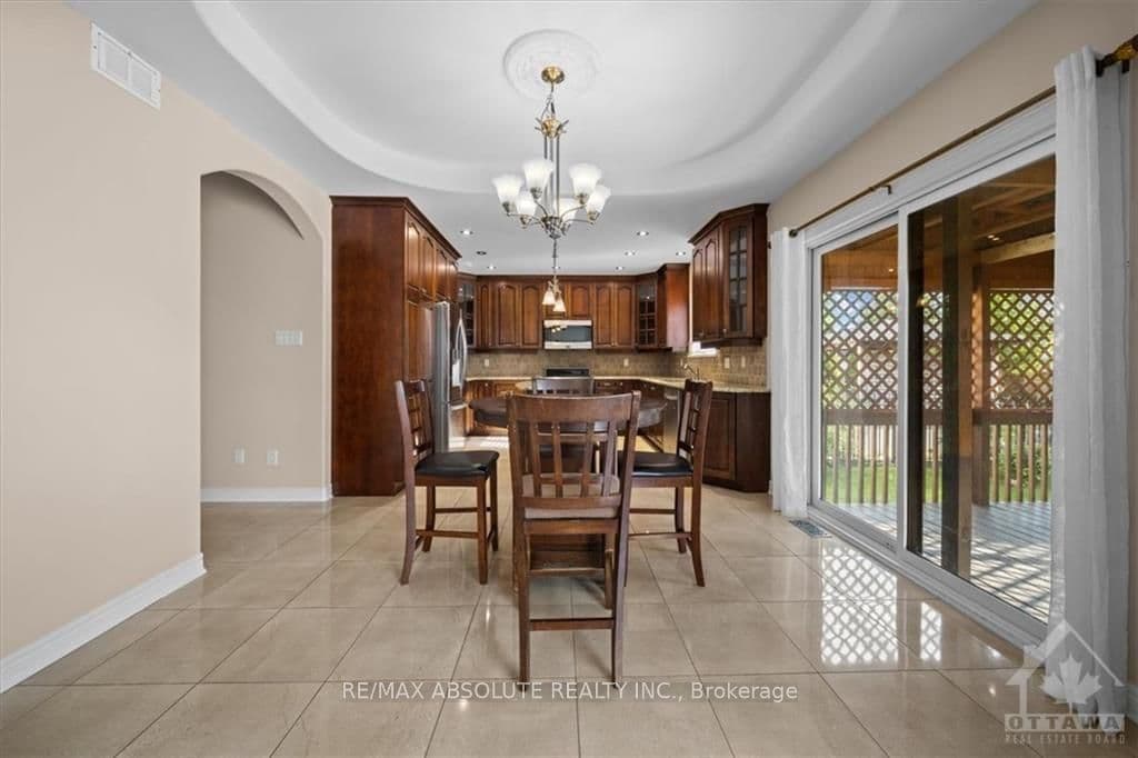 33 HARTSMERE Drive photo 16