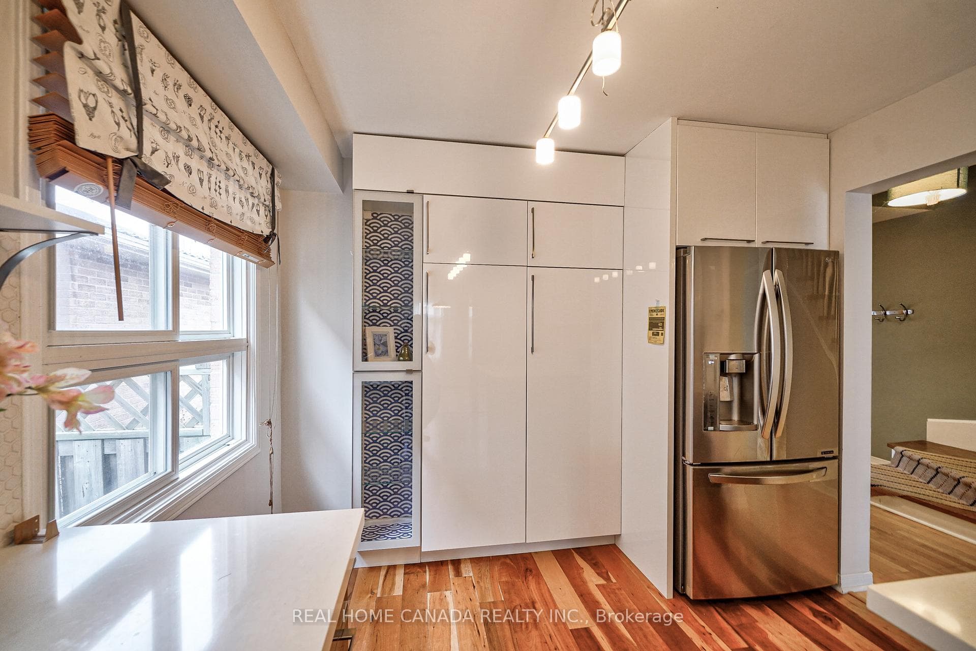 540 Bluesky Crescent photo 13