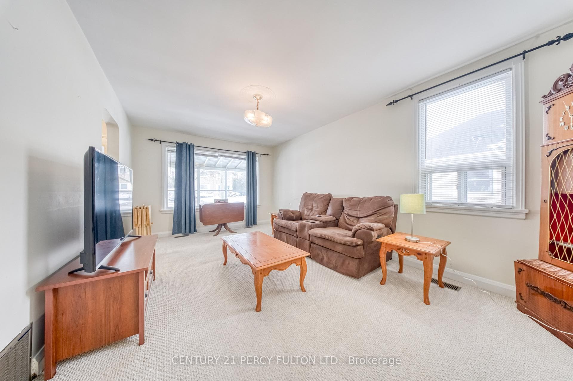 707 Athol Street photo 10