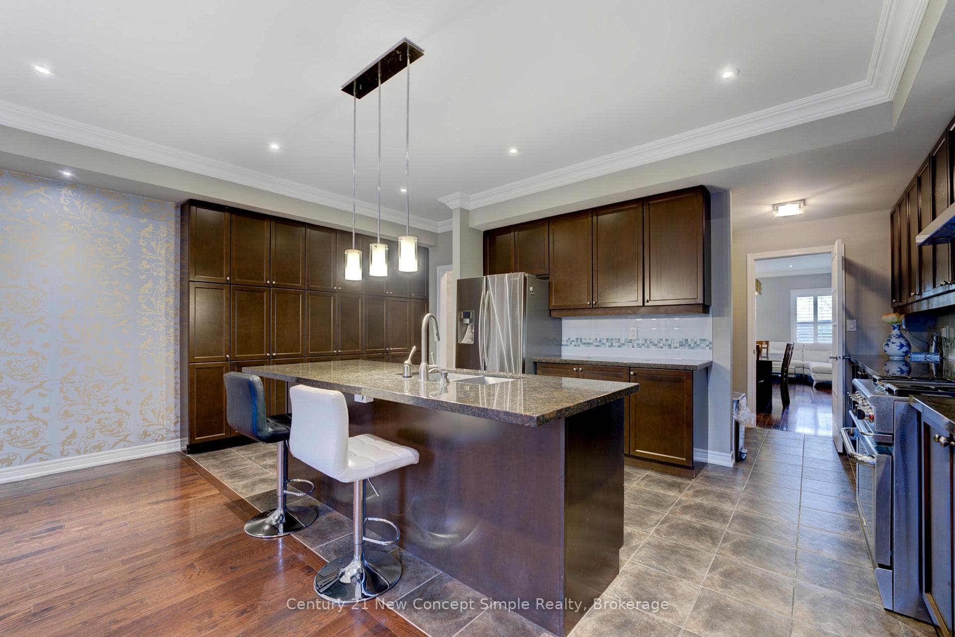 10637 Woodbine Avenue photo 11