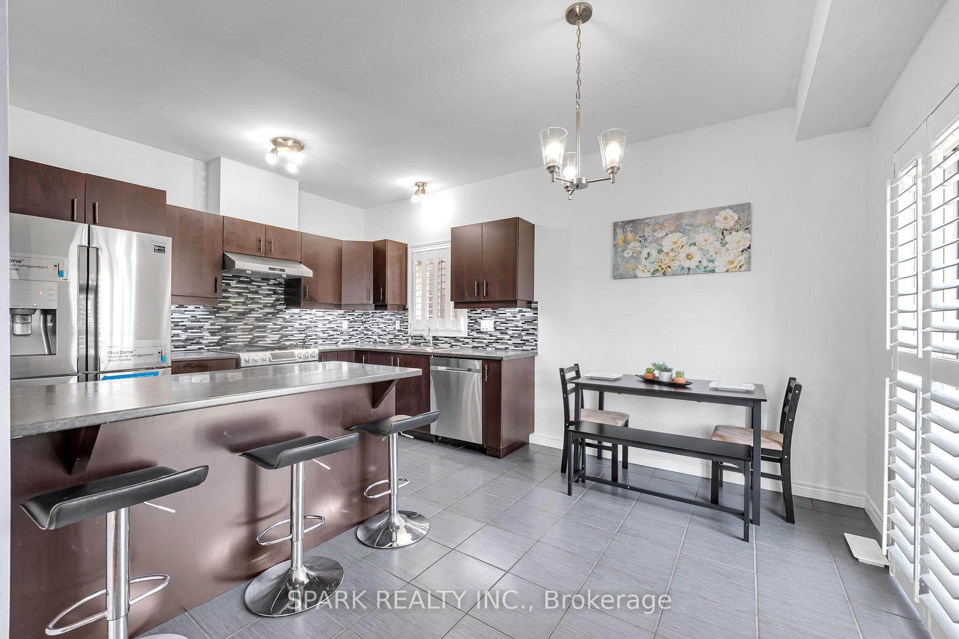 4 Cutts Crescent photo 8