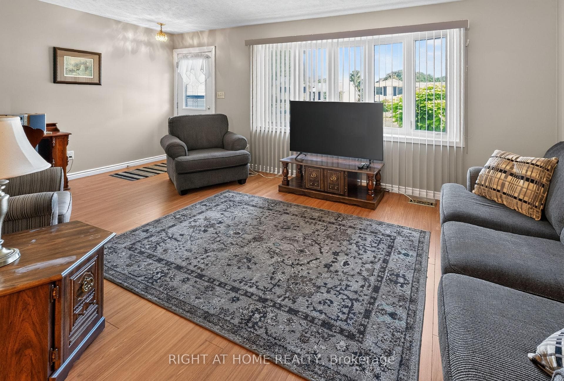 49 Locke Avenue photo 6