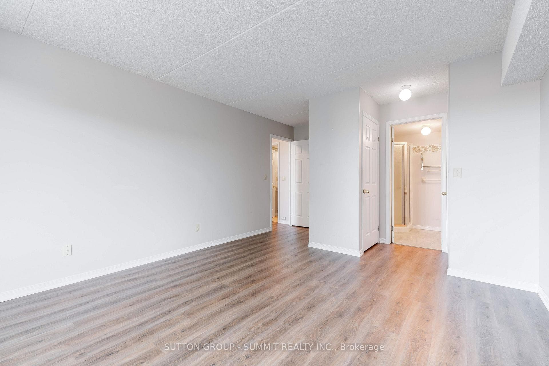 870 Upper Wentworth Street Unit 202 photo 14