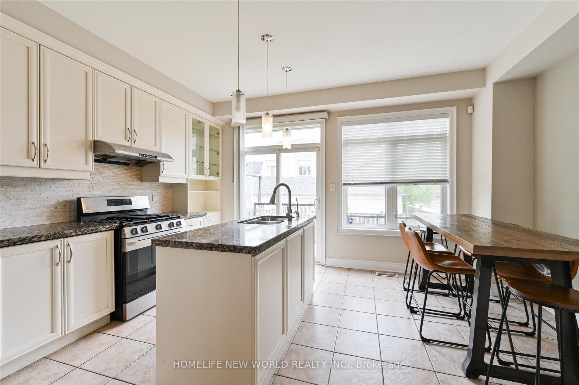 17 Routliffe Lane photo 9