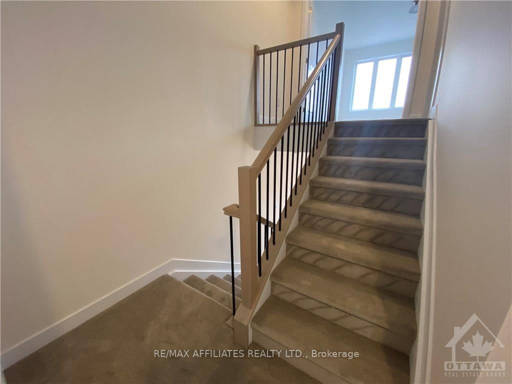 58 STAPLES Boulevard photo 5