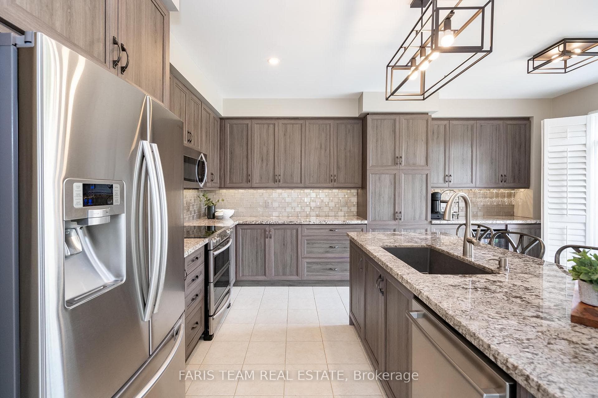 257 Kozlov Street photo 9