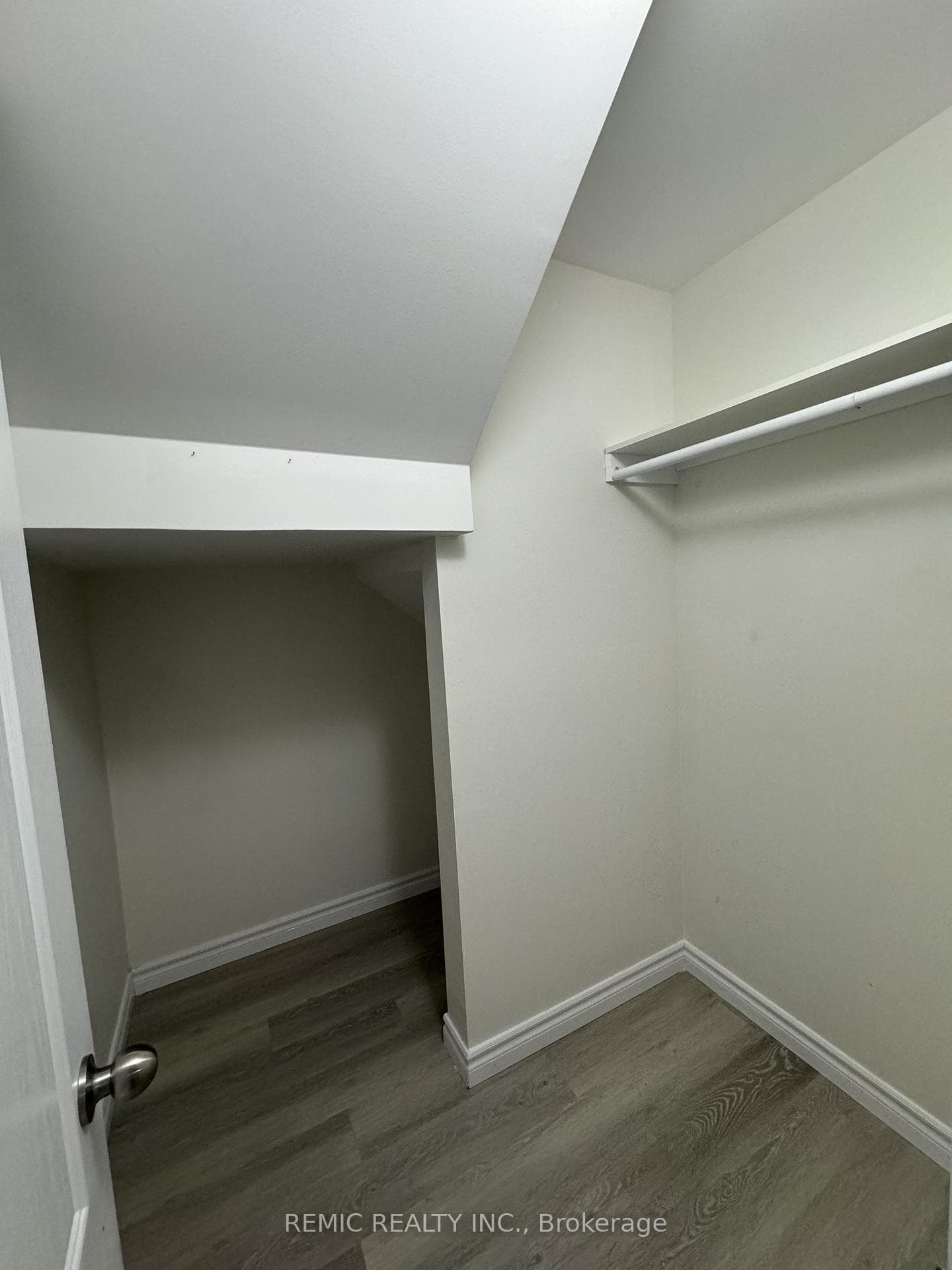 Room 2 Closet