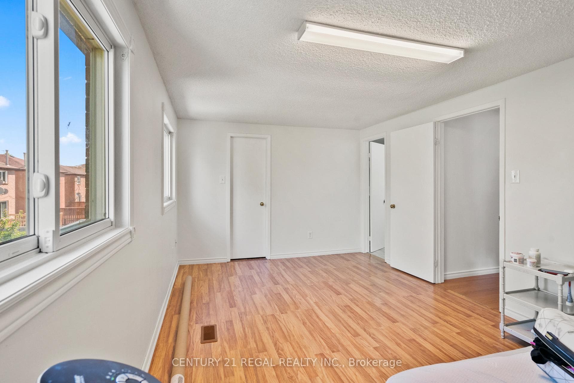 35 Portrush Crescent photo 24