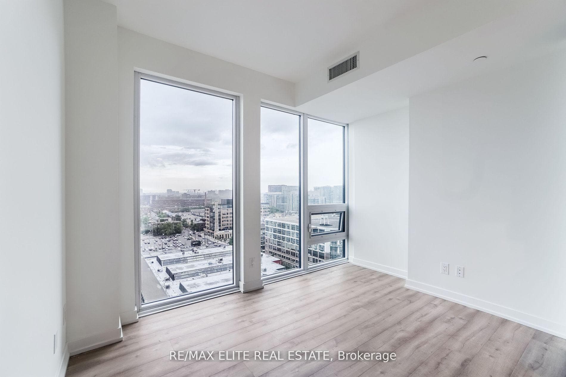 135 East Liberty Street Unit 1003 photo 9