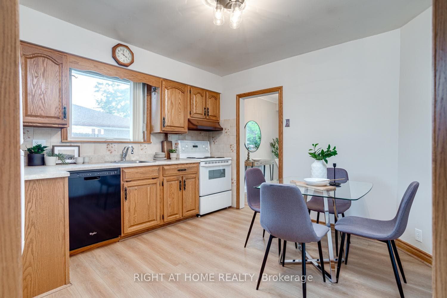 75 Milford Haven Drive photo 13