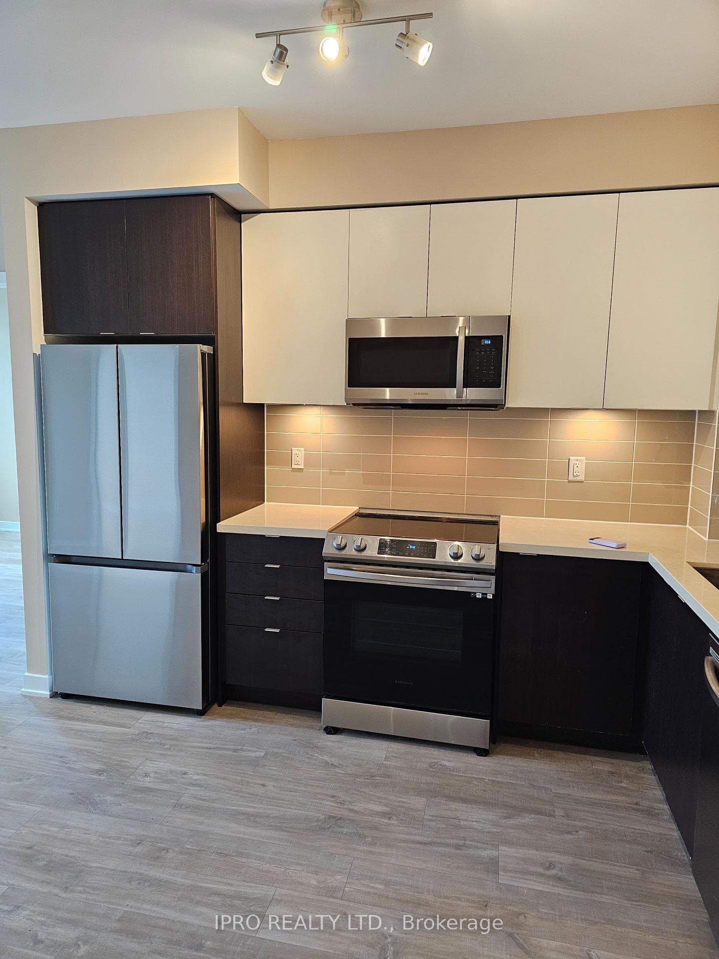 4655 Metcalfe Avenue Unit 106 photo 19